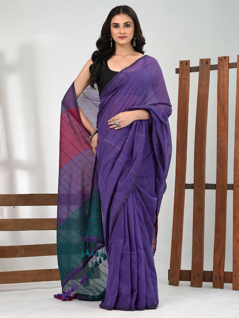 women striped handloom saree with blouse - 21839853 - Zoom Image - 0
