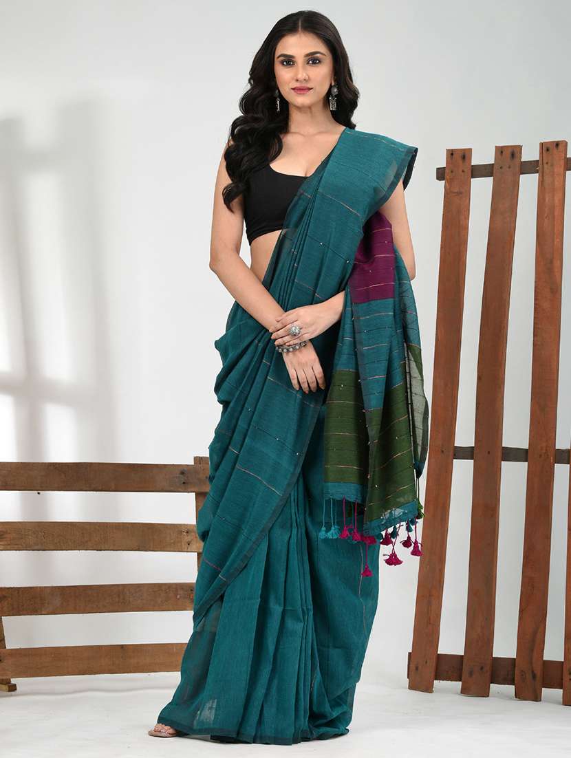 women striped handloom saree with blouse - 21839854 - Zoom Image - 0