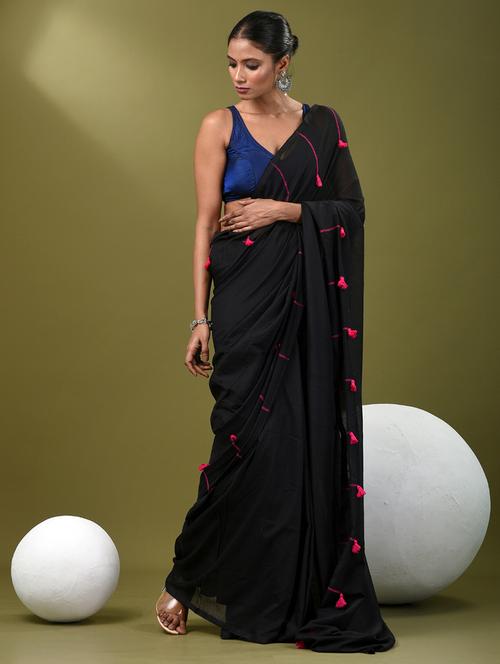 women black handloom saree with blouse - 21839878 - Standard Image - 0