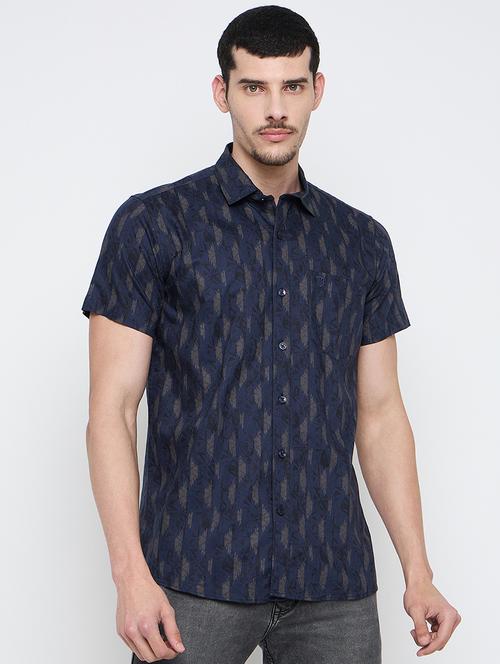 men printed short sleeve slim fit casual shirt - 21840129 -  Standard Image - 0