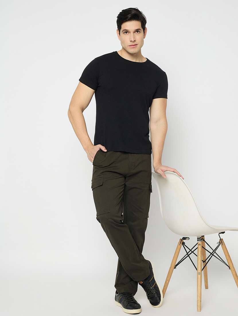 men solid mid rise cargo - 21840161 - Standard Image - 4