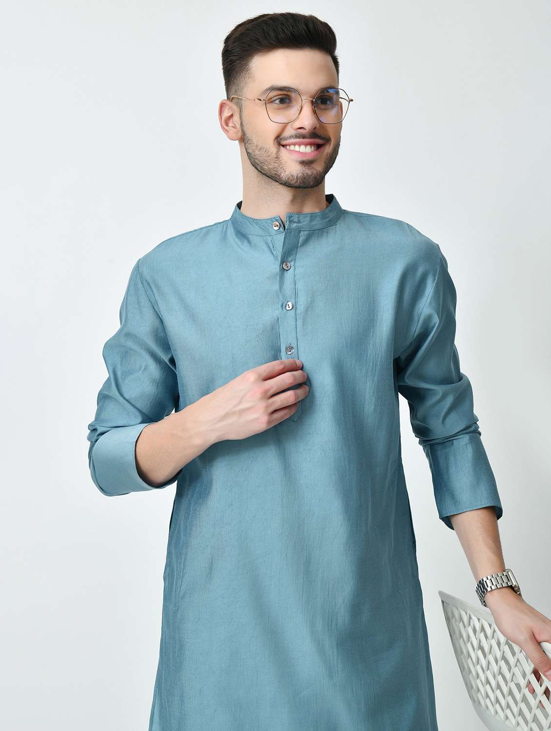 men solid mandarin neck long kurta - 21841533 - Standard Image - 4