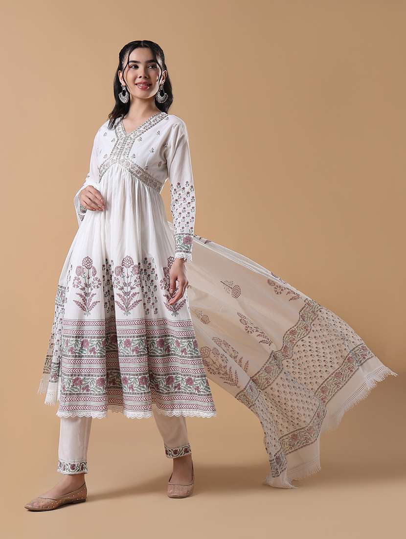 women three quarter sleeve kurta pant with dupatta set - 21842951 -  Standard Image - 4