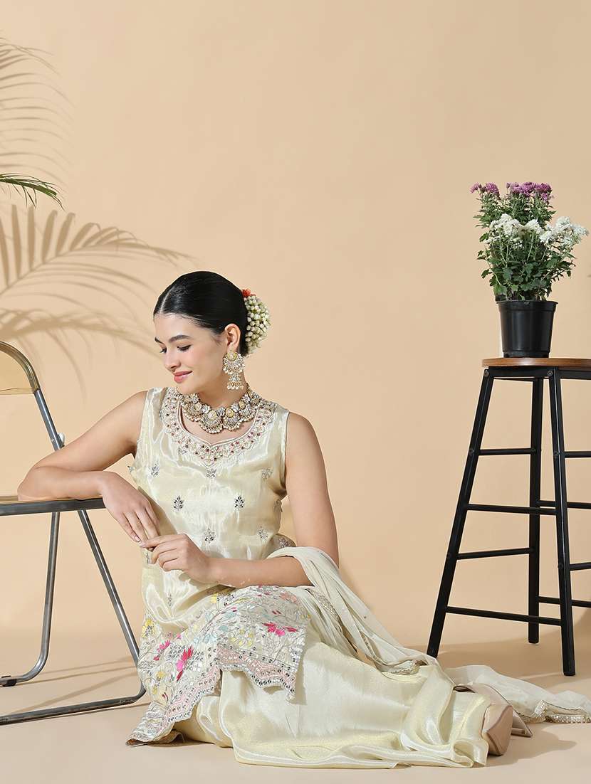 women embroidered sleeveless kurta palazzo set - 21842965 -  Standard Image - 4