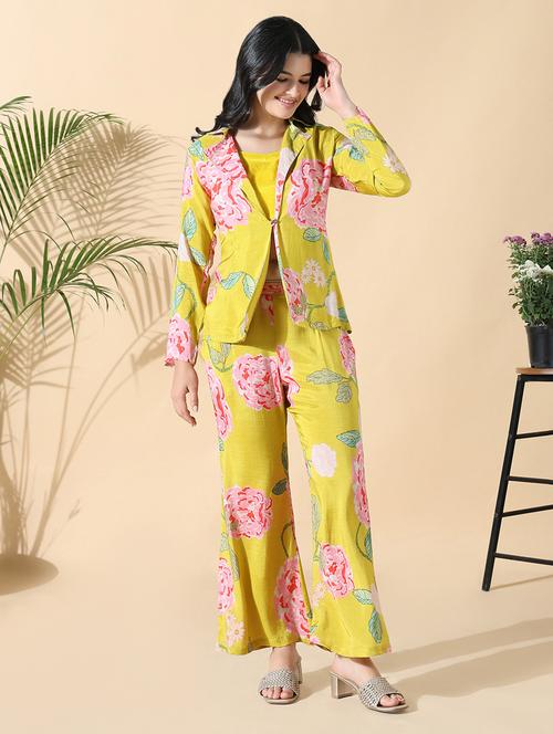 women floral print blazer and trousers with top set - 21843056 -  Standard Image - 0