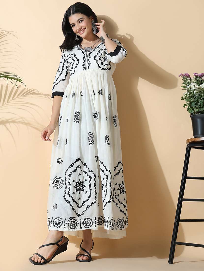 women white three quarter sleeve anarkali kurta - 21843119 -  Standard Image - 4