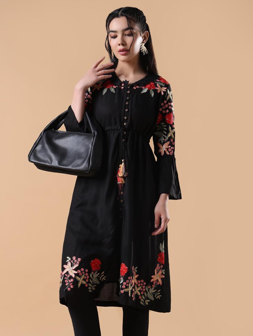 women three quarter sleeve a-line kurta - 21843141 - Standard Image - 4