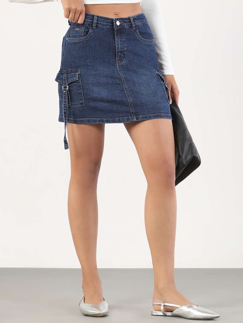 women solid mid rise denim cargo skirt