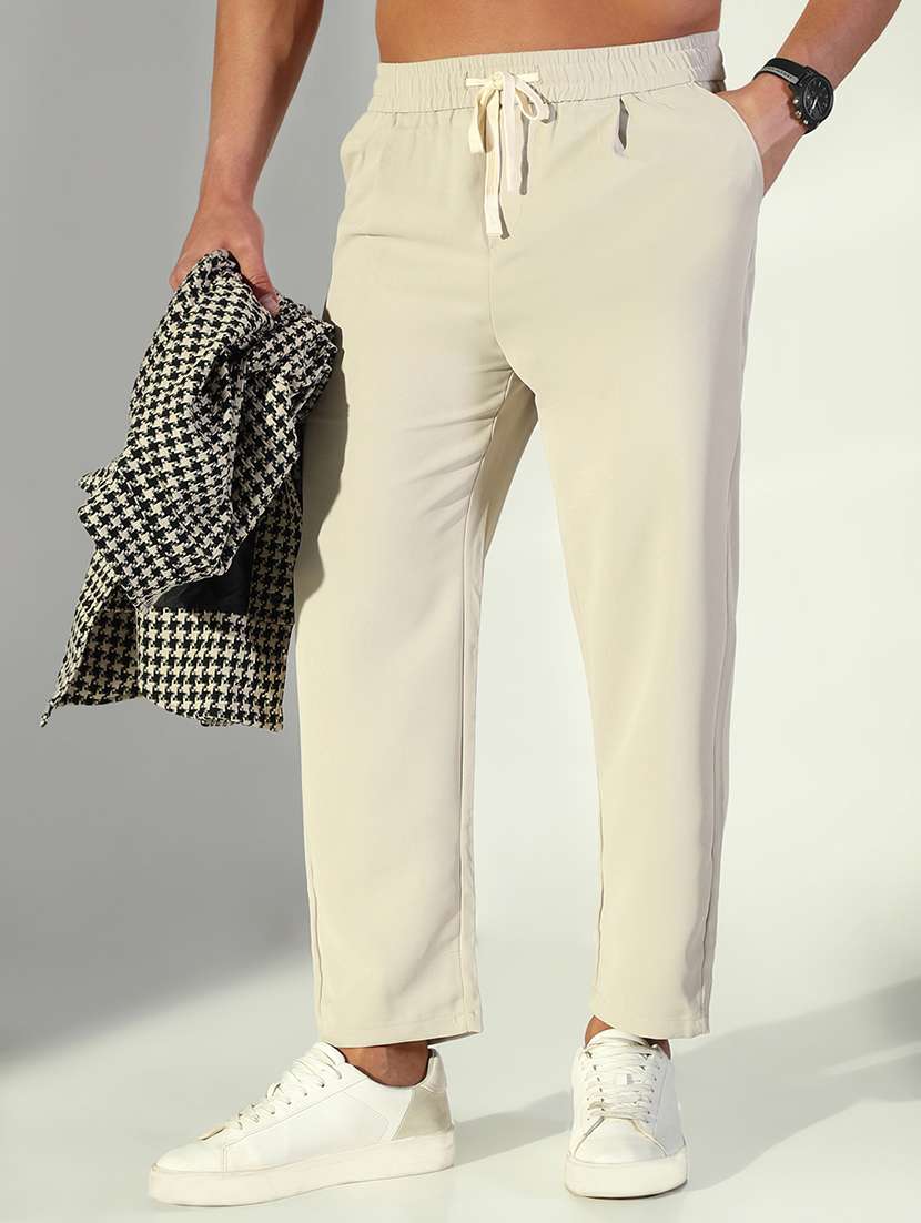 men solid low rise ankle length pleated trouser