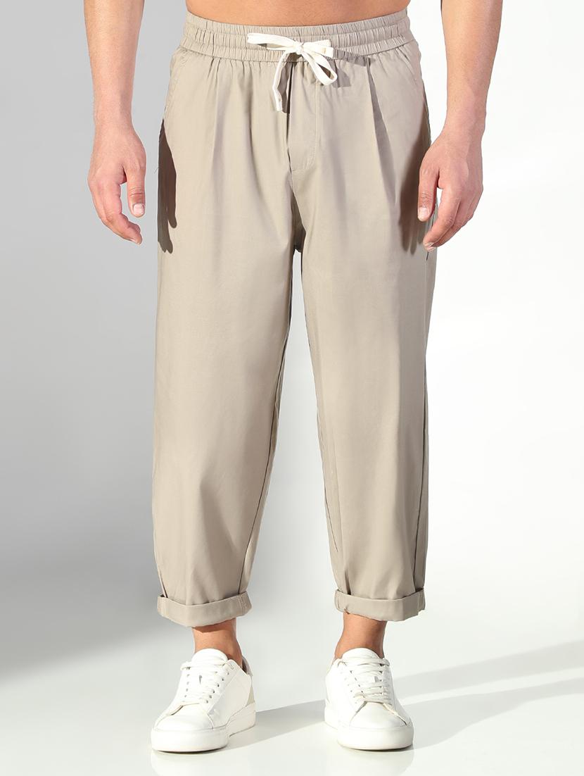 men solid low rise pleated casual trouser