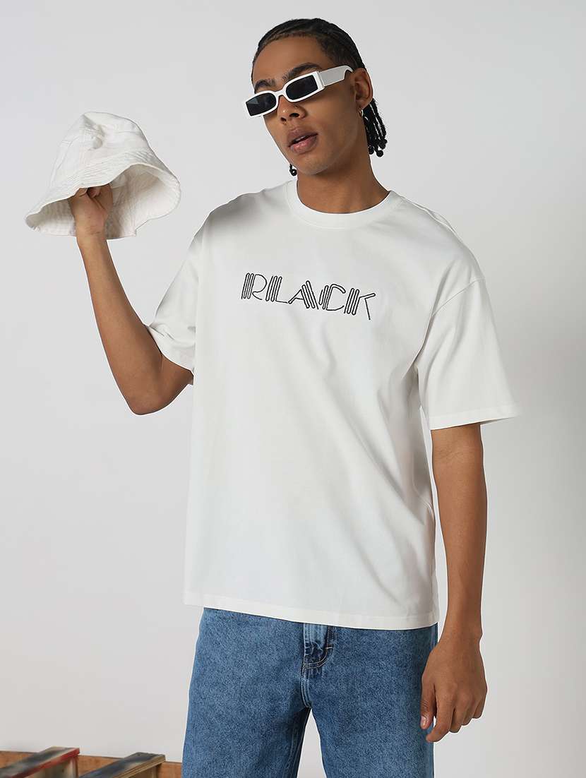 men chest print round neck regular fit t-shirt - 21843269 -  Zoom Image - 0