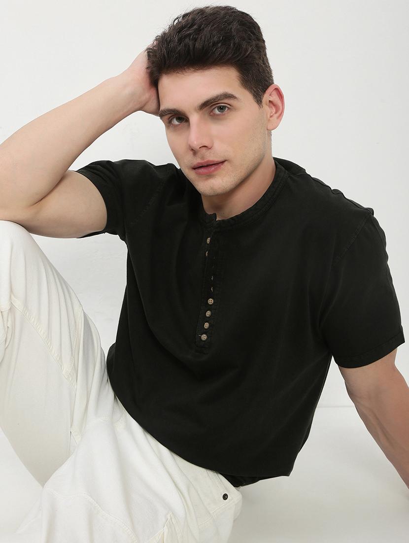 men bleck short sleeve solid slim fit t-shirt - 21843962 - Zoom Image - 0