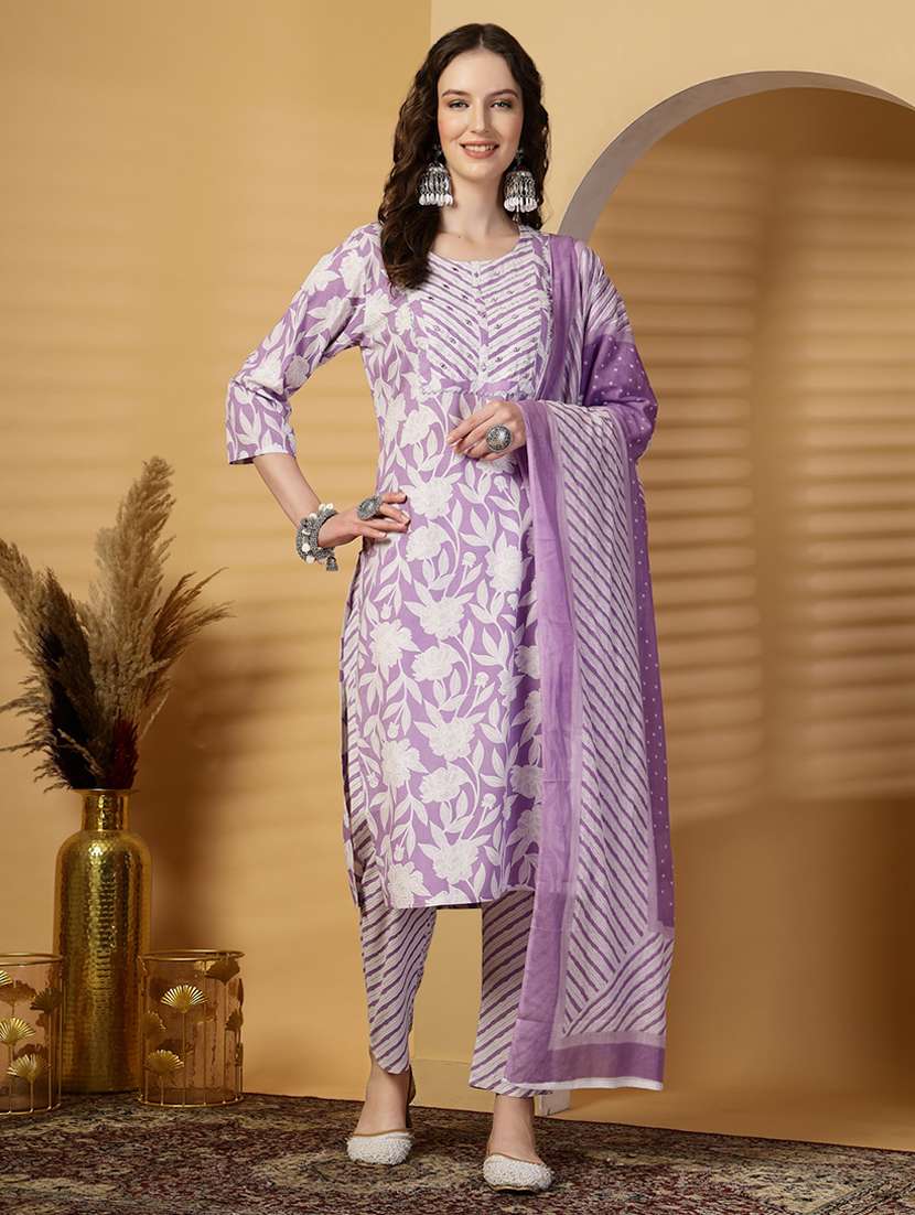 women three quarter sleeve kurta pant with dupatta set - 21844931 -  Standard Image - 1
