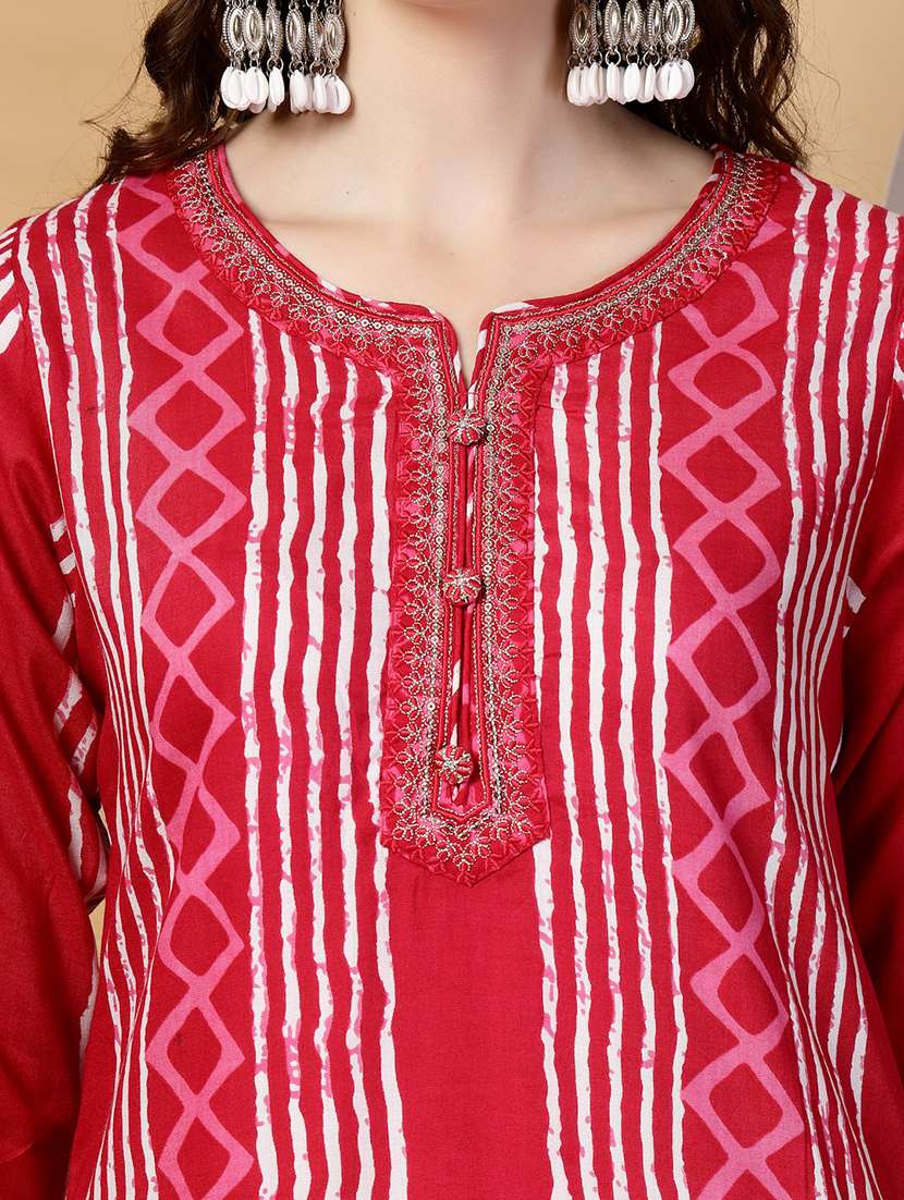 women three quarter sleeve kurta pant with dupatta set - 21844947 - Standard Image - 4