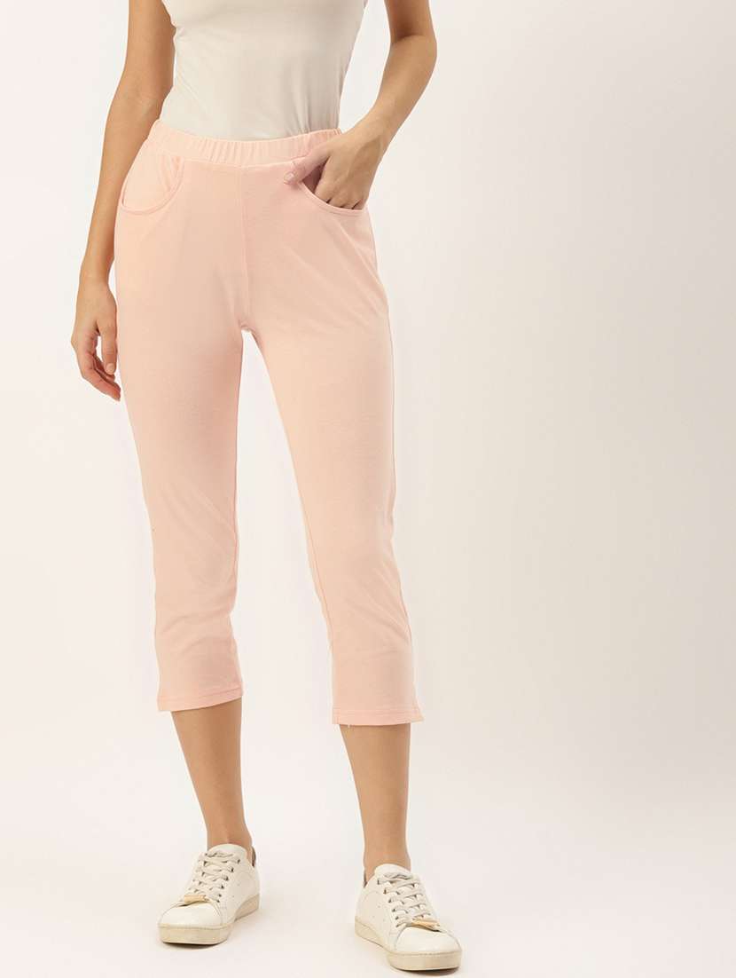 women solid mid rise slim fit capri