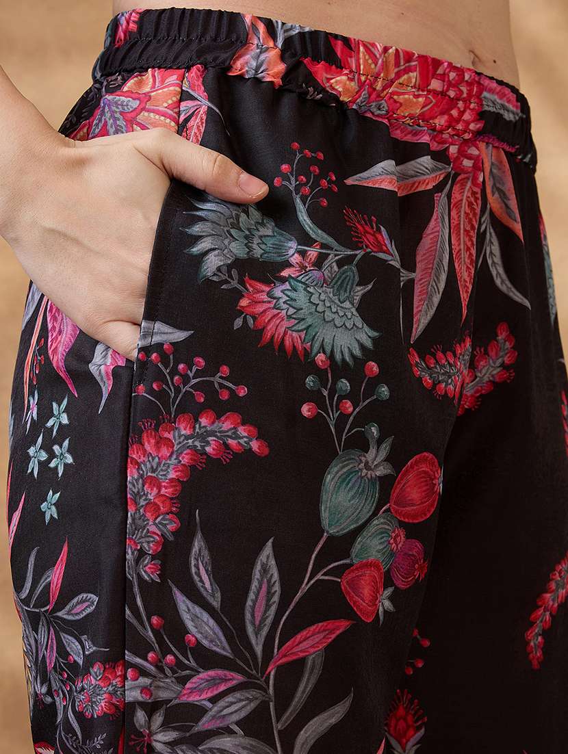 women three quarter sleeve kurta pant set - 21853680 -  Standard Image - 4