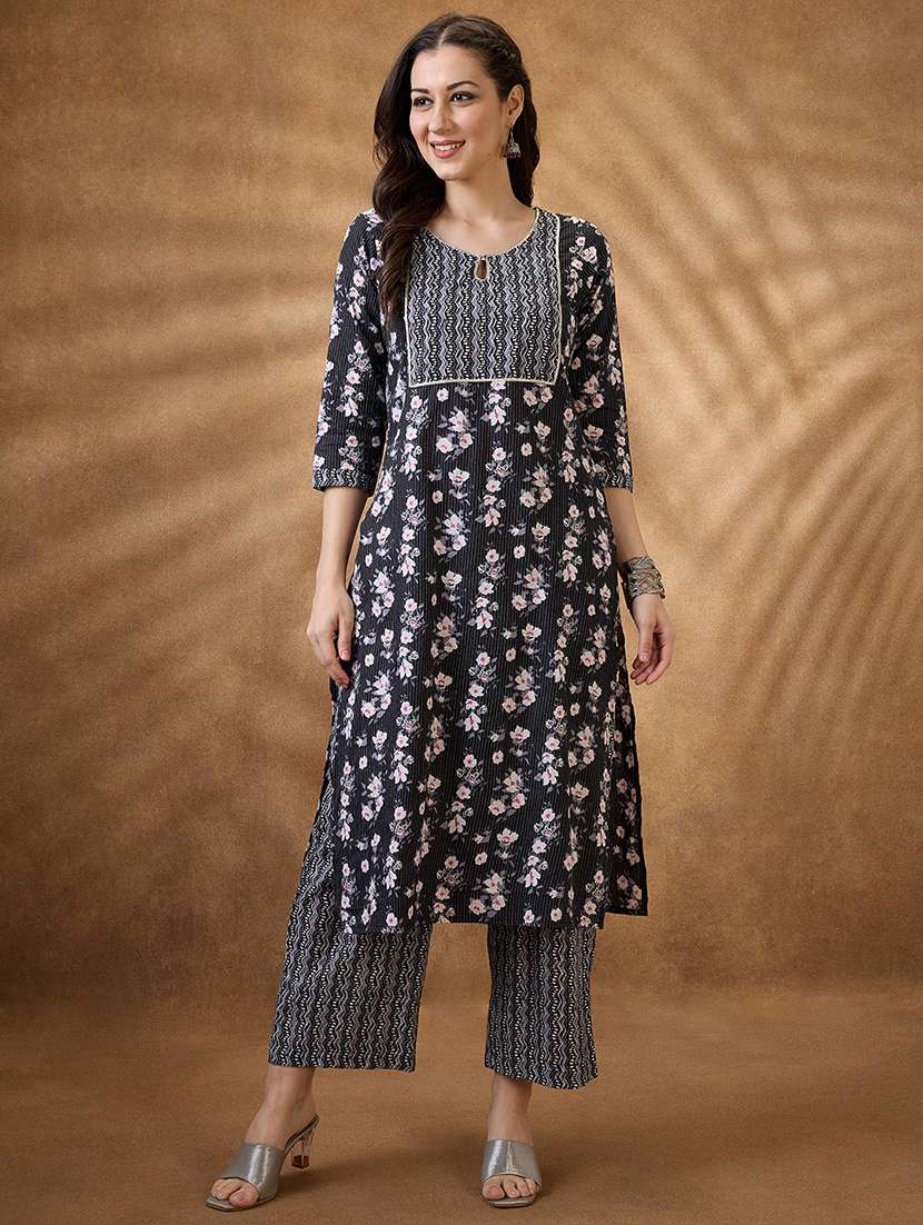 women three quarter sleeve kurta pant set