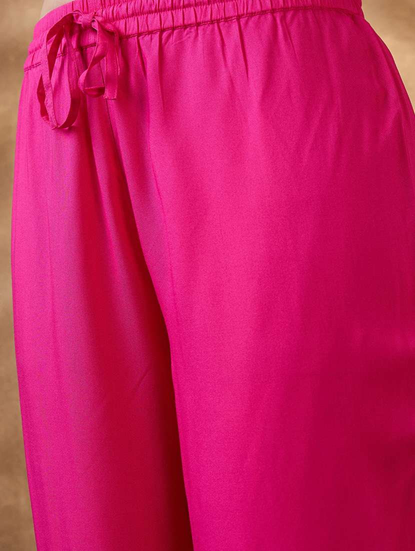 women three quarter sleeve kurta pant with dupatta set - 21853689 -  Standard Image - 4