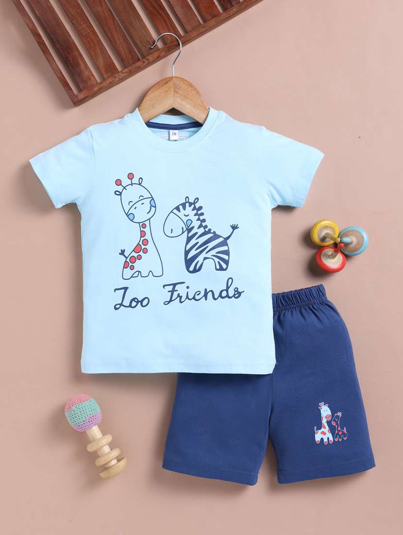 boys printed round neck t-shirt & shorts sets 