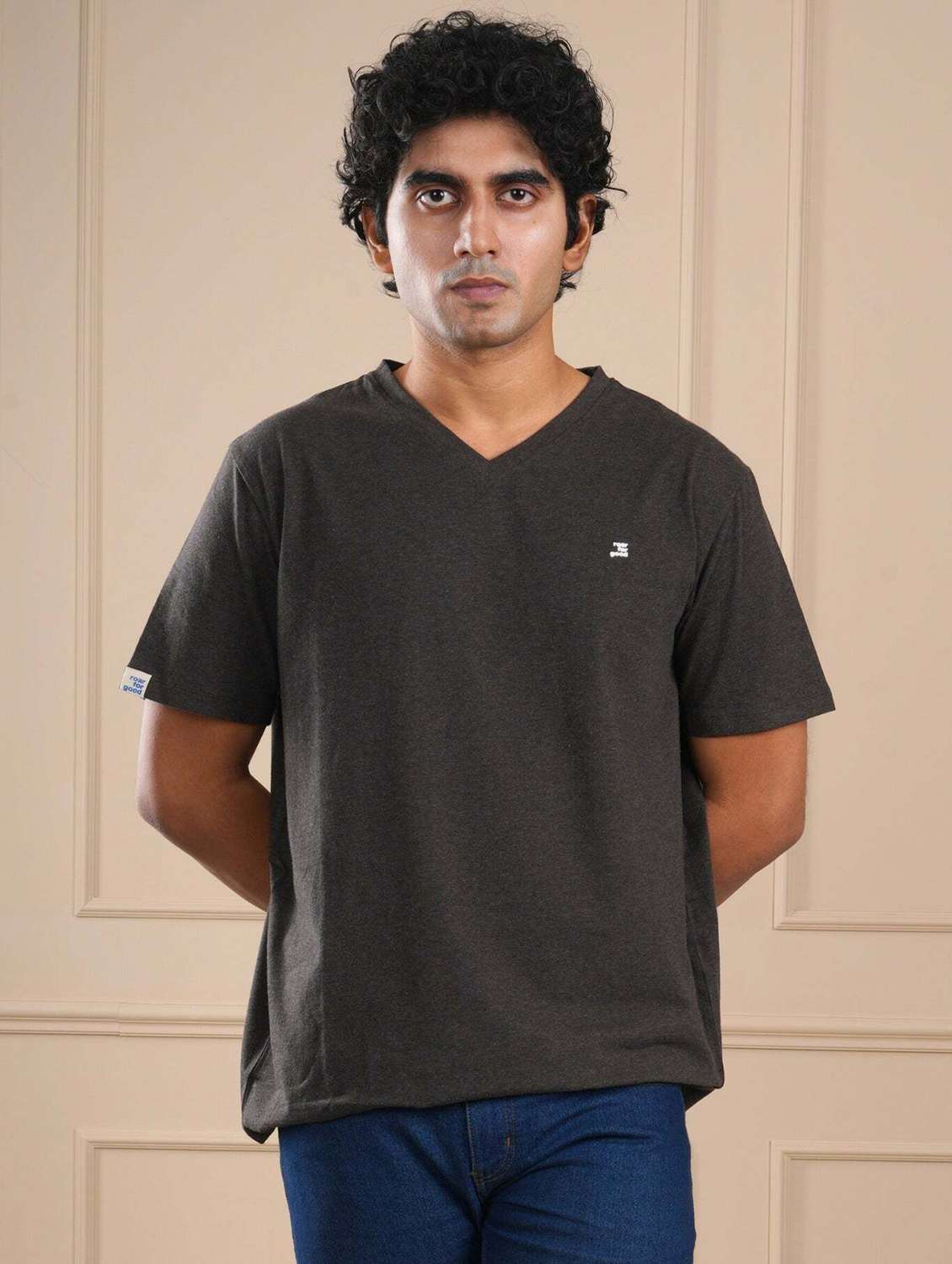 men black solid short sleeve regular fit t-shirt - 21854338 -  Zoom Image - 0