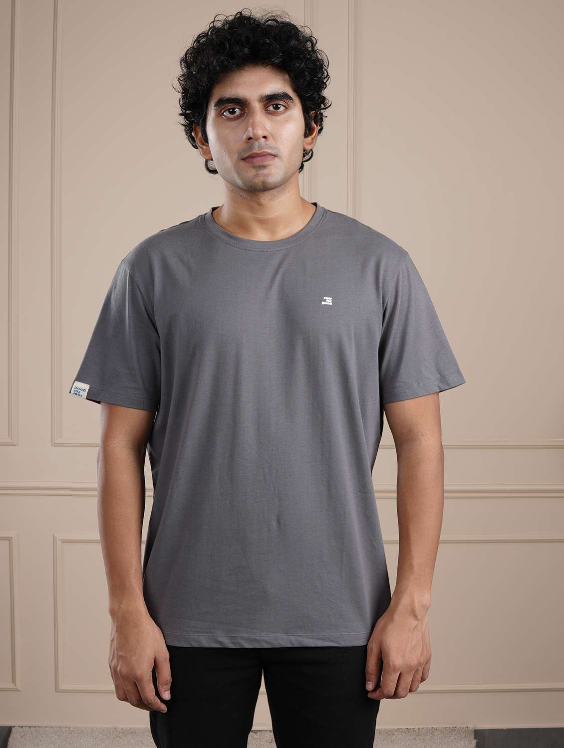 men grey solid short sleeve regular fit t-shirt