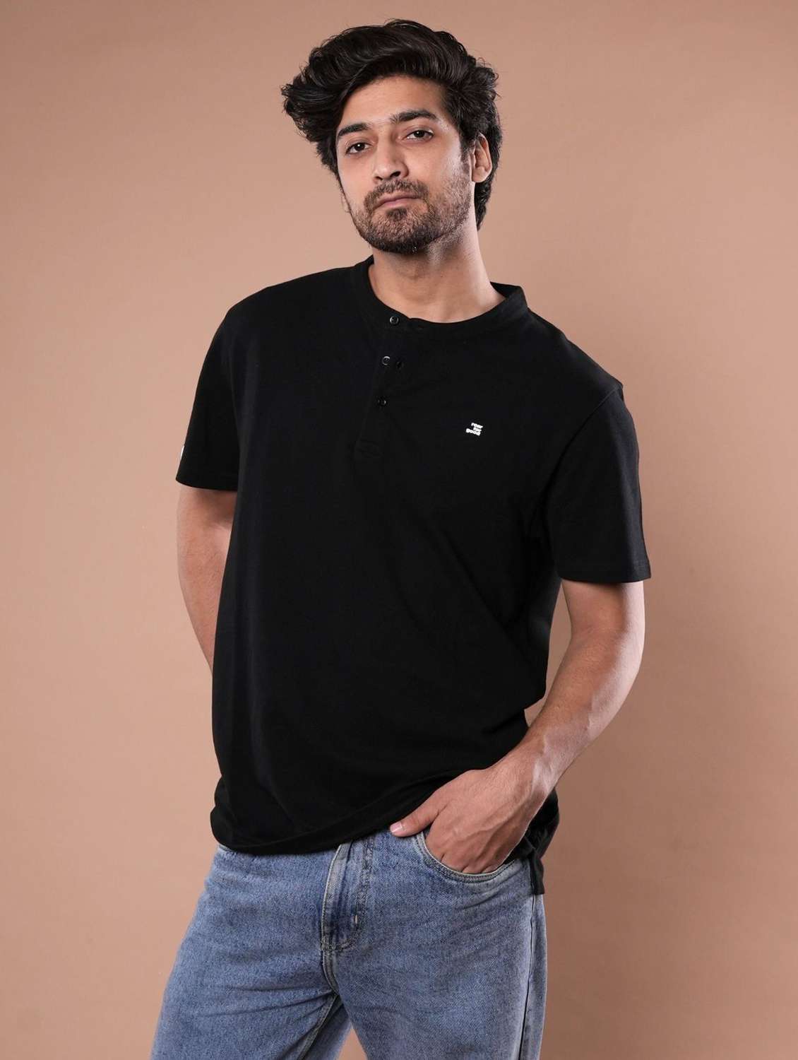 men black solid short sleeve regular fit t-shirt - 21854354 -  Standard Image - 1