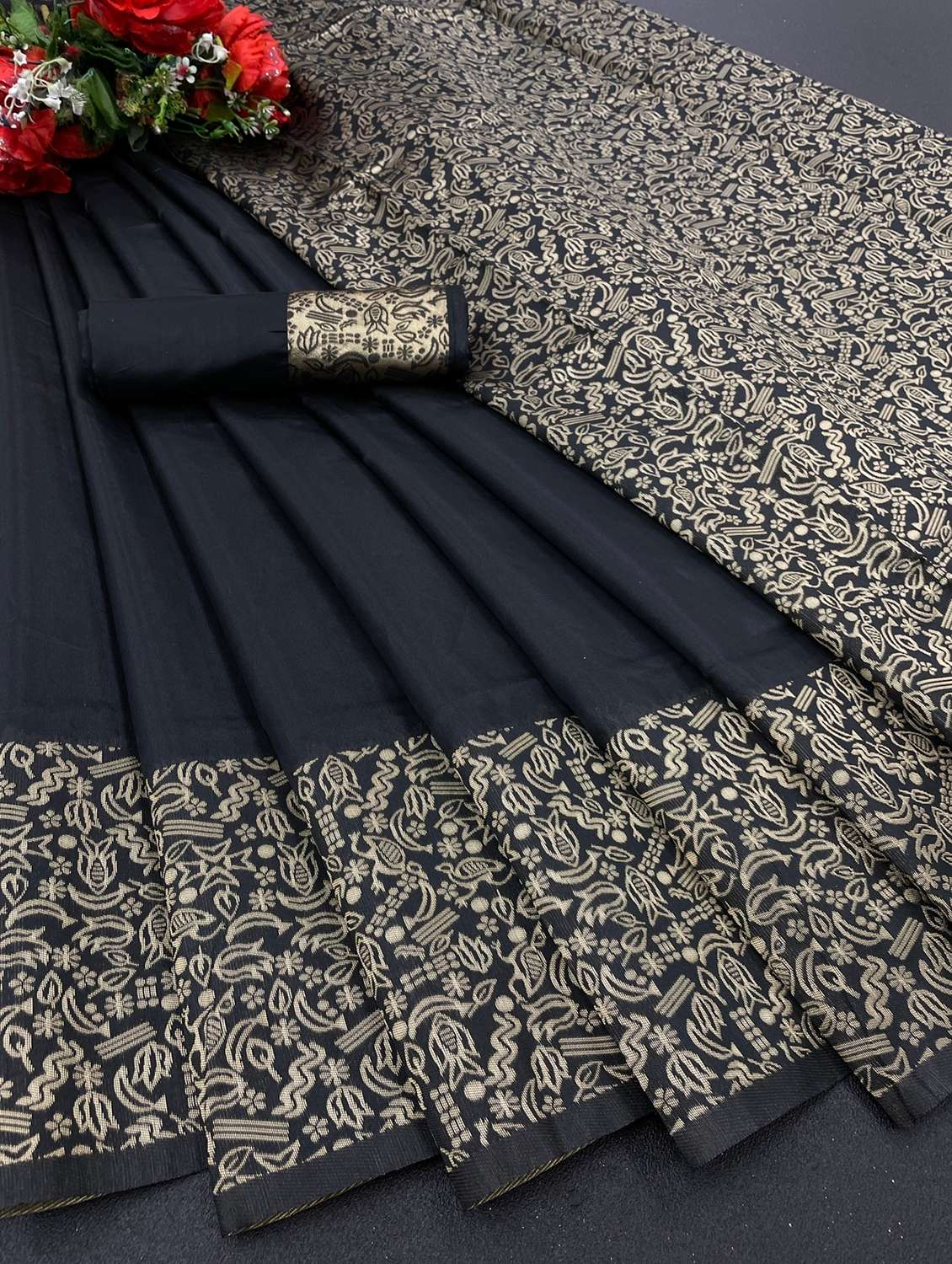 women solid with bordered saree with blouse - 21854462 -  Standard Image - 1