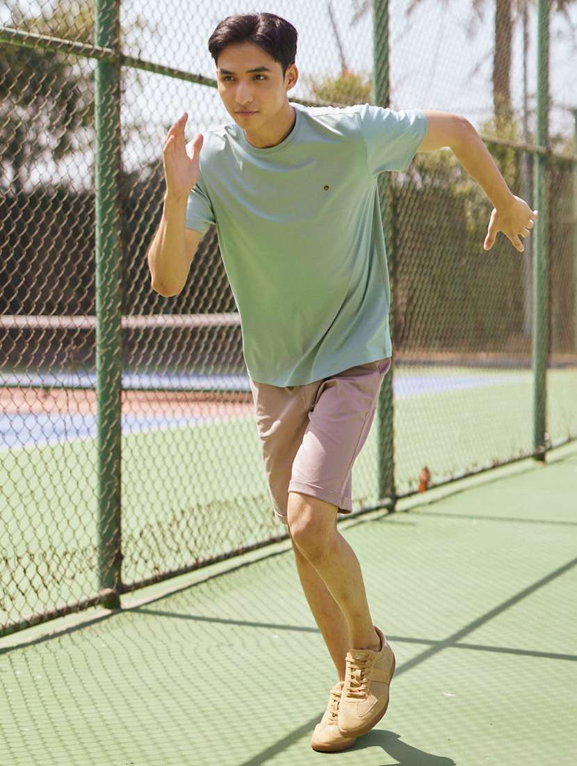 men solid mid rise slim fit short - 21854747 -  Standard Image - 1