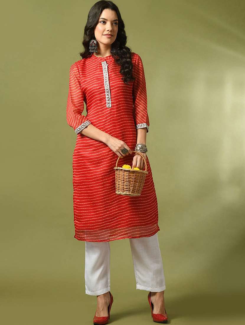 women red three quarter sleeve kurta pant set