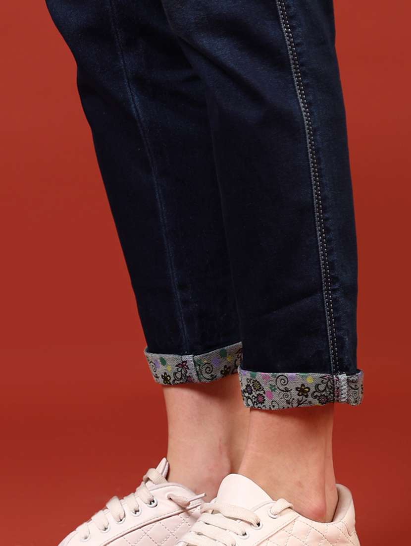 women solid mid rise slim fit jean - 21862433 -  Standard Image - 4