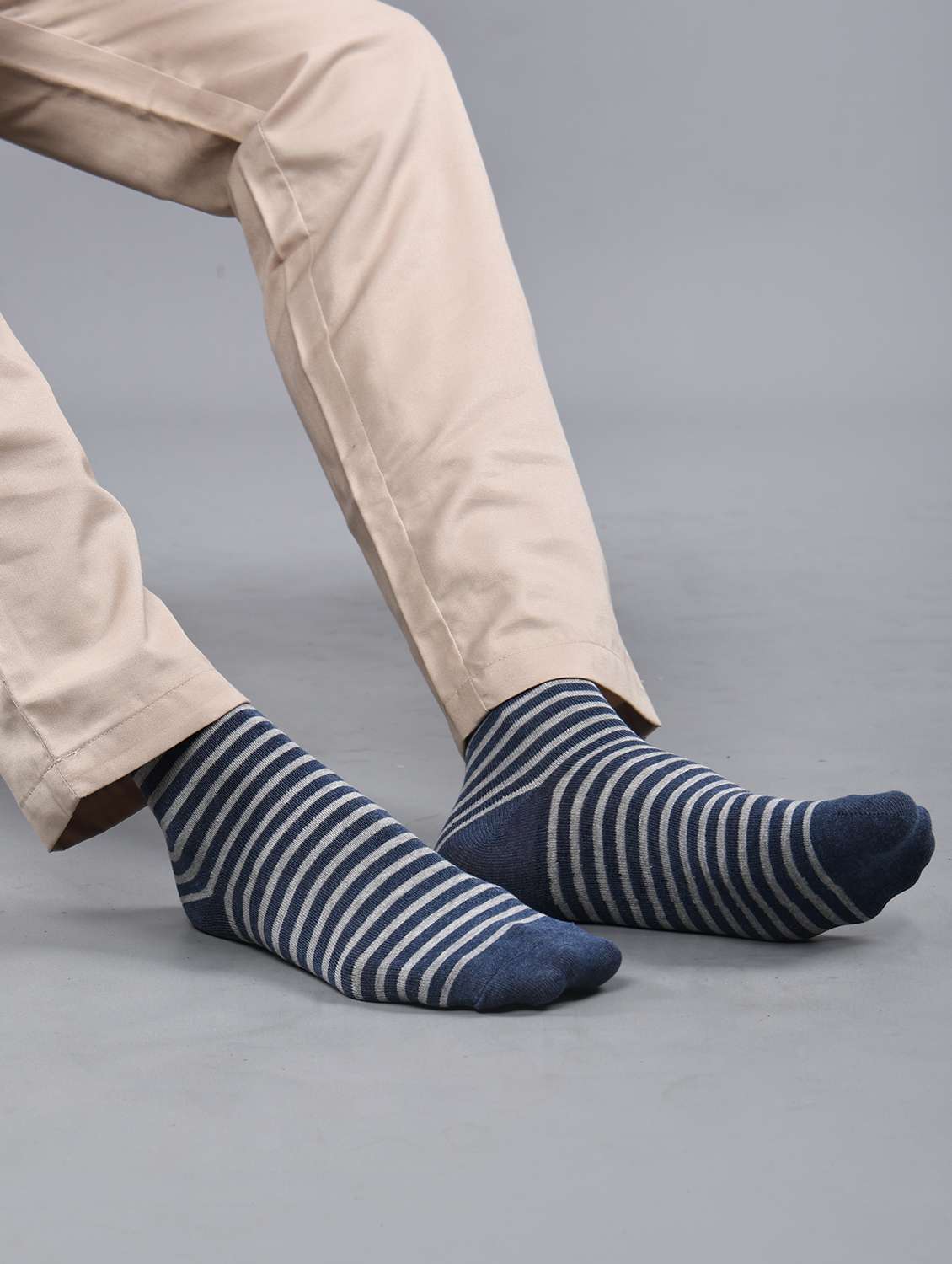 men pack of 3 above ankle length sock - 21863629 -  Standard Image - 4