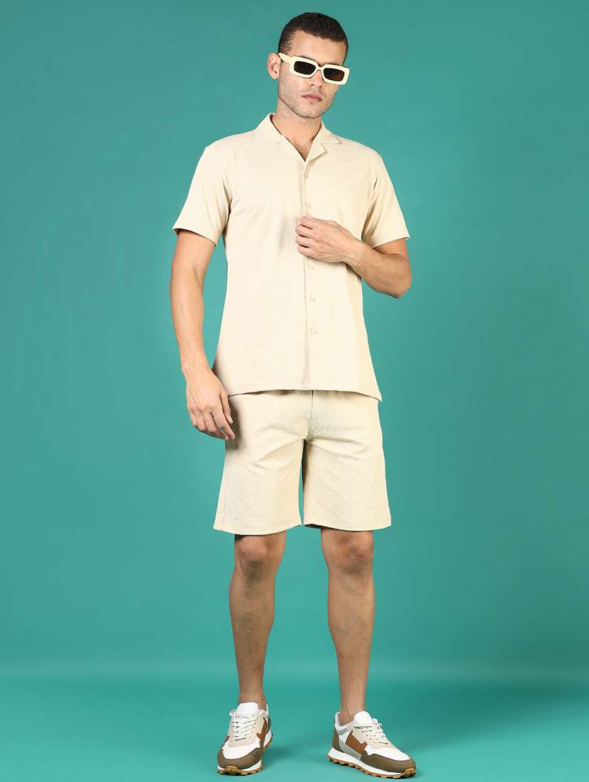 men textured cuban colared casual shirt - 21864297 -  Standard Image - 4