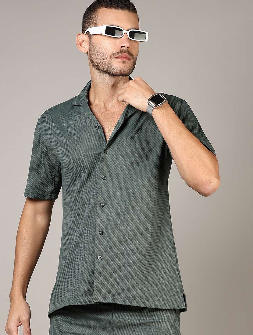 men textured cuban colared casual shirt