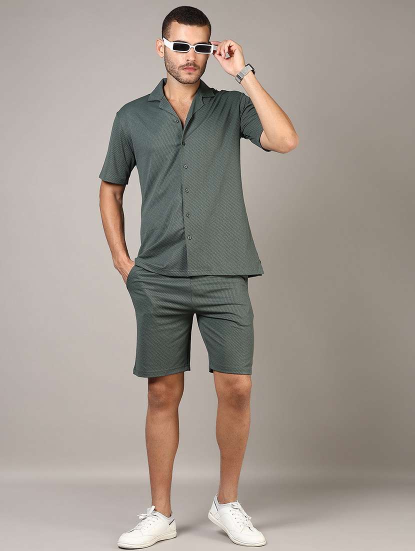 men textured cuban colared casual shirt - 21864298 -  Standard Image - 4