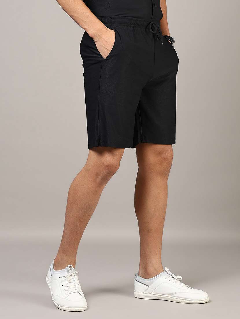 men solid mid rise regular fit shorts - 21864299 -  Standard Image - 1