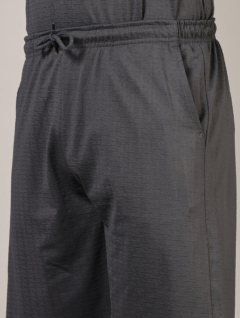 men solid mid rise regular fit shorts - 21864321 - Standard Image - 4