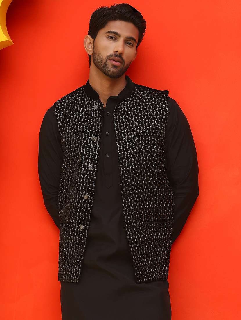 men mandarin neck kurta pyjama with jacket ethnic wear set - 21866016 -  Standard Image - 4