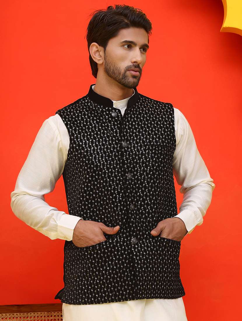 men mandarin neck kurta pyjama with jacket ethnic wear set - 21866021 -  Standard Image - 4