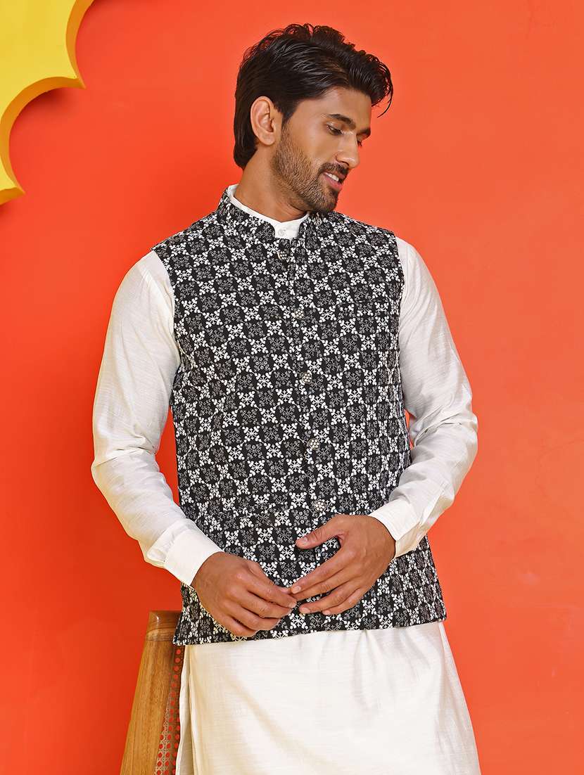 men mandarin neck kurta pyjama with jacket ethnic wear set - 21866025 -  Standard Image - 4