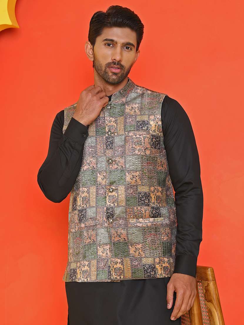 men mandarin neck kurta pyjama with jacket ethnic wear set - 21866031 -  Standard Image - 4