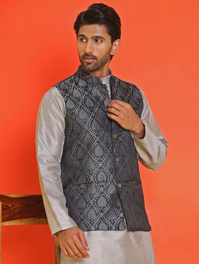 men mandarin neck kurta pyjama with jacket ethnic wear set - 21866032 -  Standard Image - 4