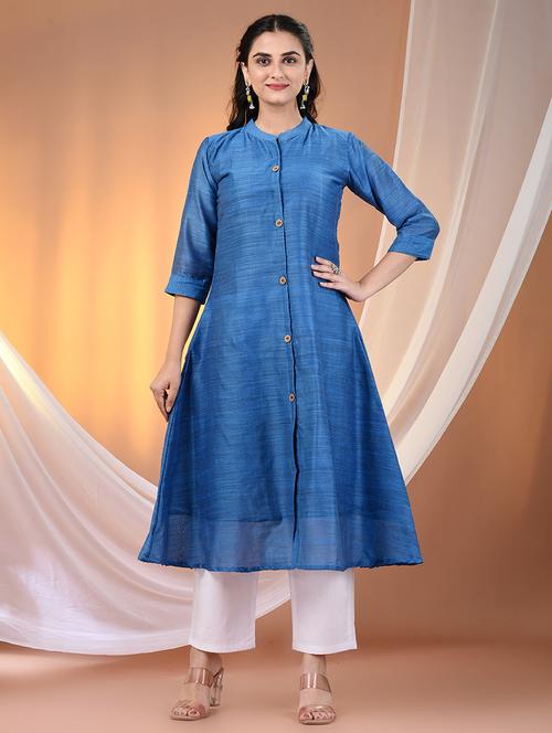 women solid three quarter sleeve a-line kurta - 21869900 -  Standard Image - 0