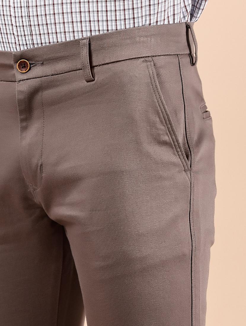 men solid md rise casual chinos - 21873445 - Standard Image - 4