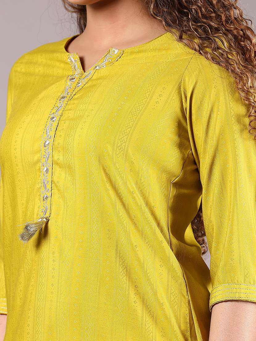 women three quarter sleeve straight kurta - 21874077 - Standard Image - 4