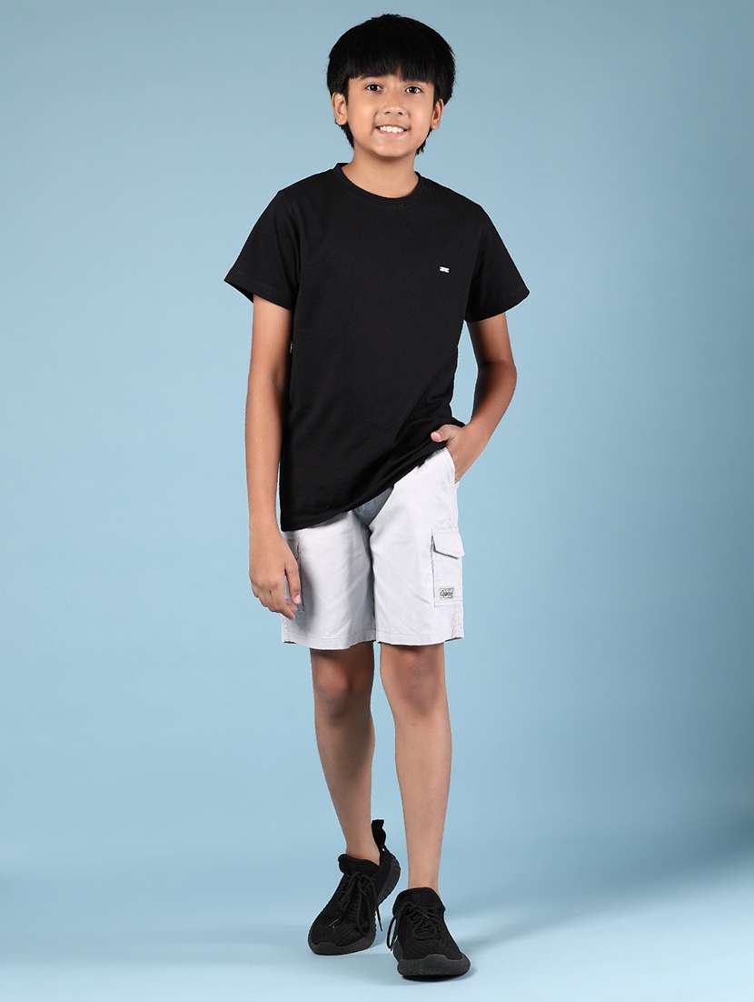 boys solid mid rise regular fit cargo shorts - 21874196 -  Standard Image - 4