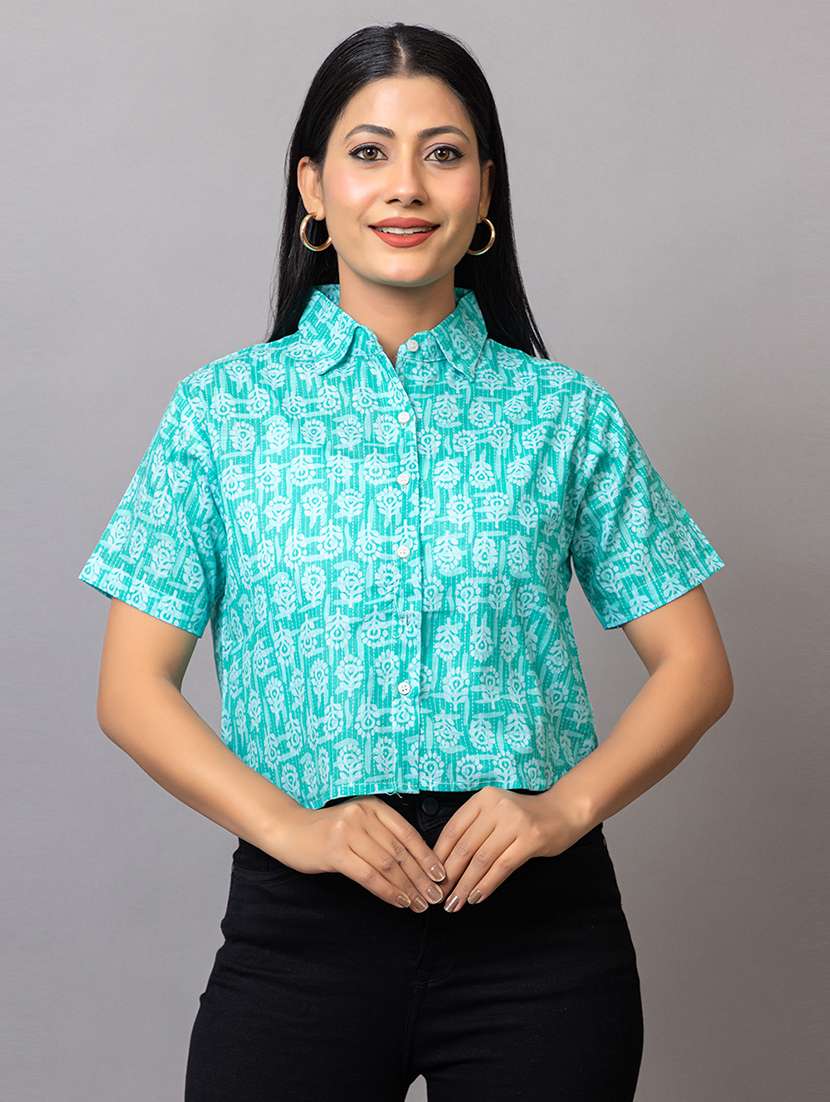 women printed collared crop shirt