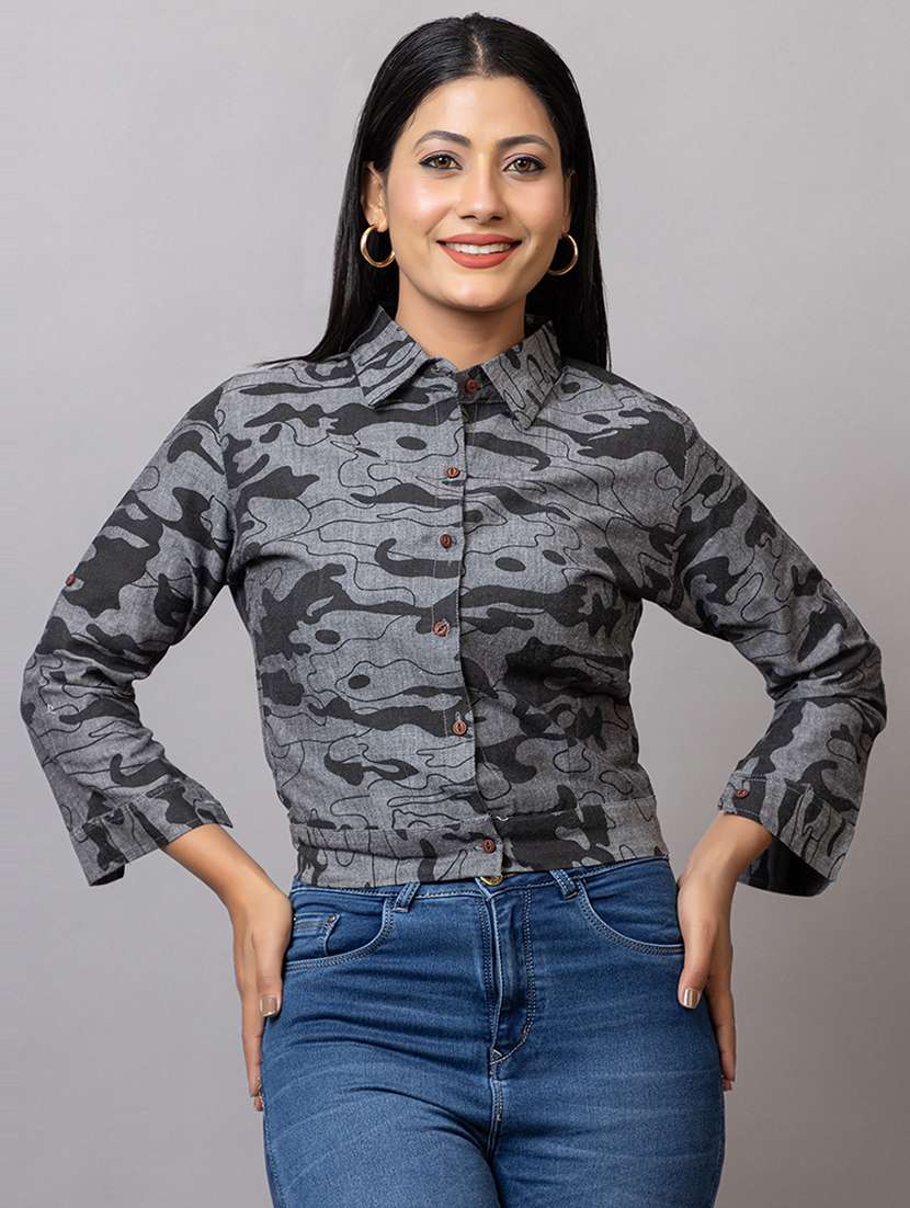 women camouflage printed collared crop shirt