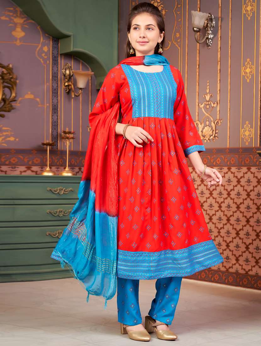 girls three quarter sleeve kurta pant with dupatta set