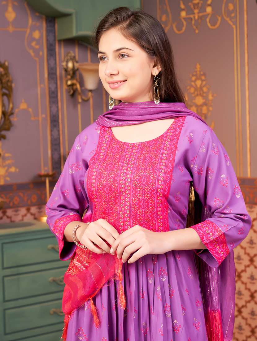 girls three quarter sleeve kurta pant with dupatta set - 21874793 - Standard Image - 4