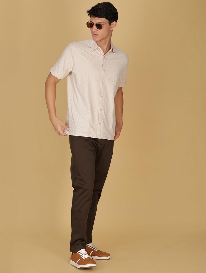 men solid mid rise straight fit chinos - 21880774 - Standard Image - 4